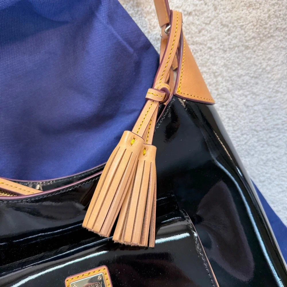 NWT Dooney & Bourke Black Patent Leather Hobo Style Bag Tan Trim Gold‎ Hardware